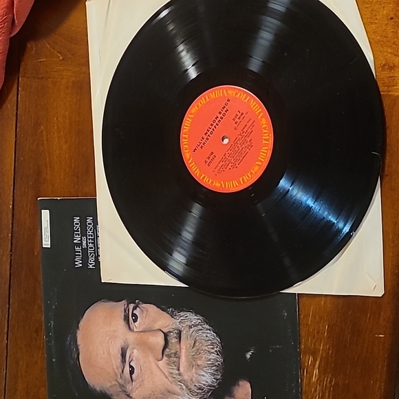 Wille Nelson sings Kristofferskn - Picture 3 of 4